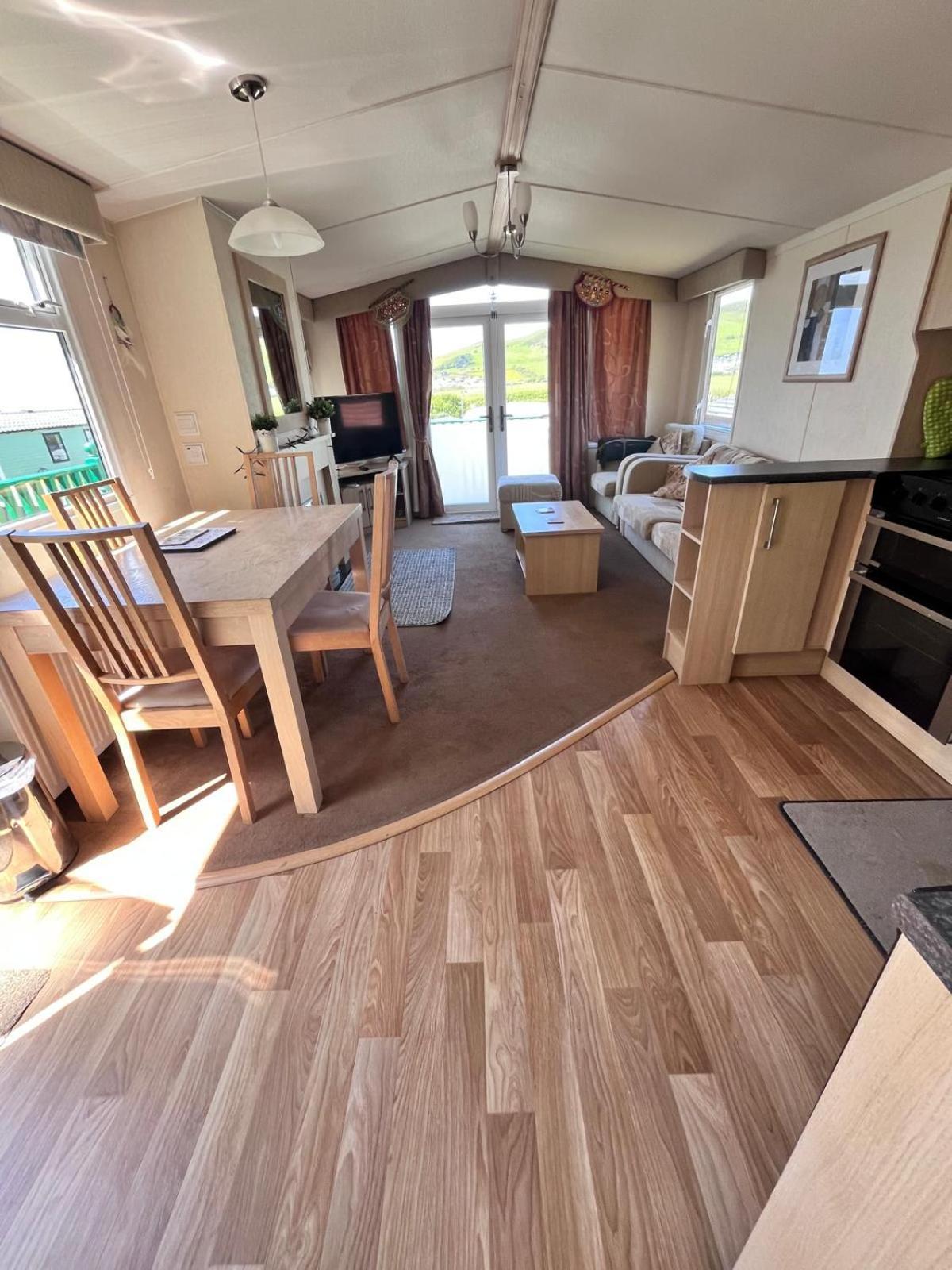 Van Number 123 Beautiful Caravan Sleeps 4 Αμπερίστγουιθ Εξωτερικό φωτογραφία