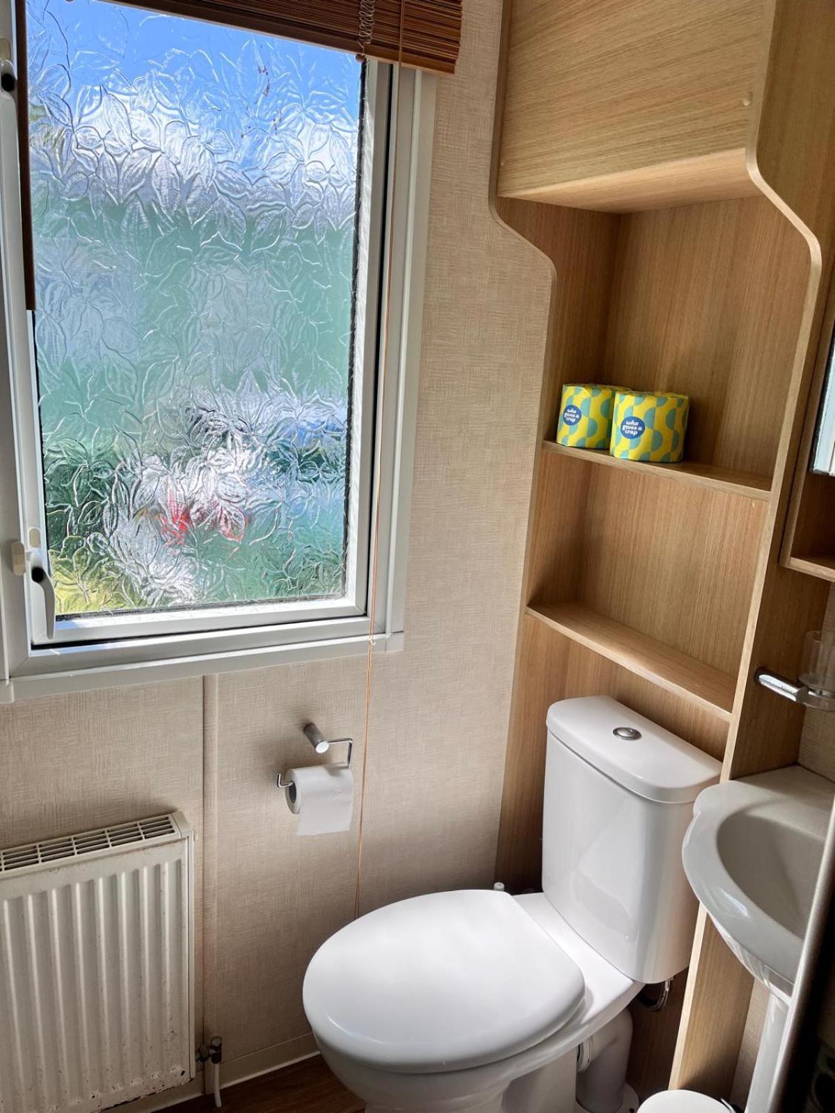 Van Number 123 Beautiful Caravan Sleeps 4 Αμπερίστγουιθ Εξωτερικό φωτογραφία