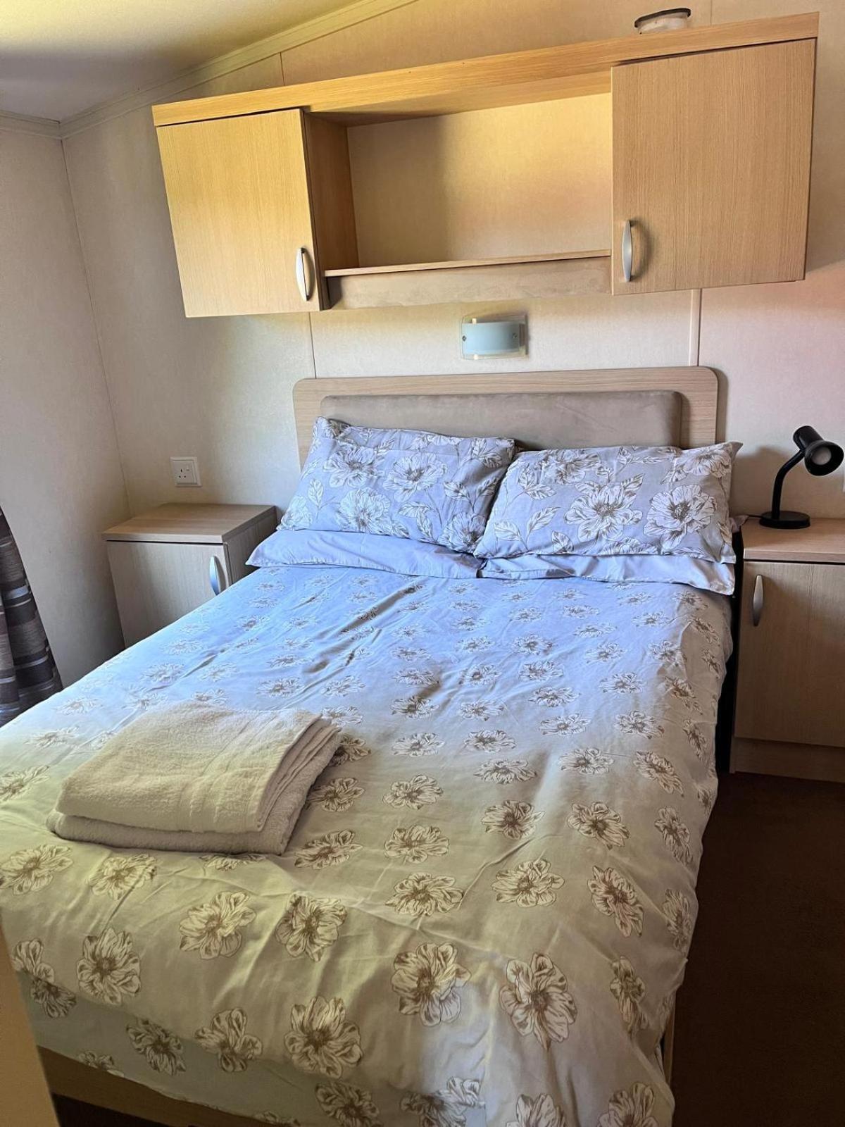 Van Number 123 Beautiful Caravan Sleeps 4 Αμπερίστγουιθ Εξωτερικό φωτογραφία