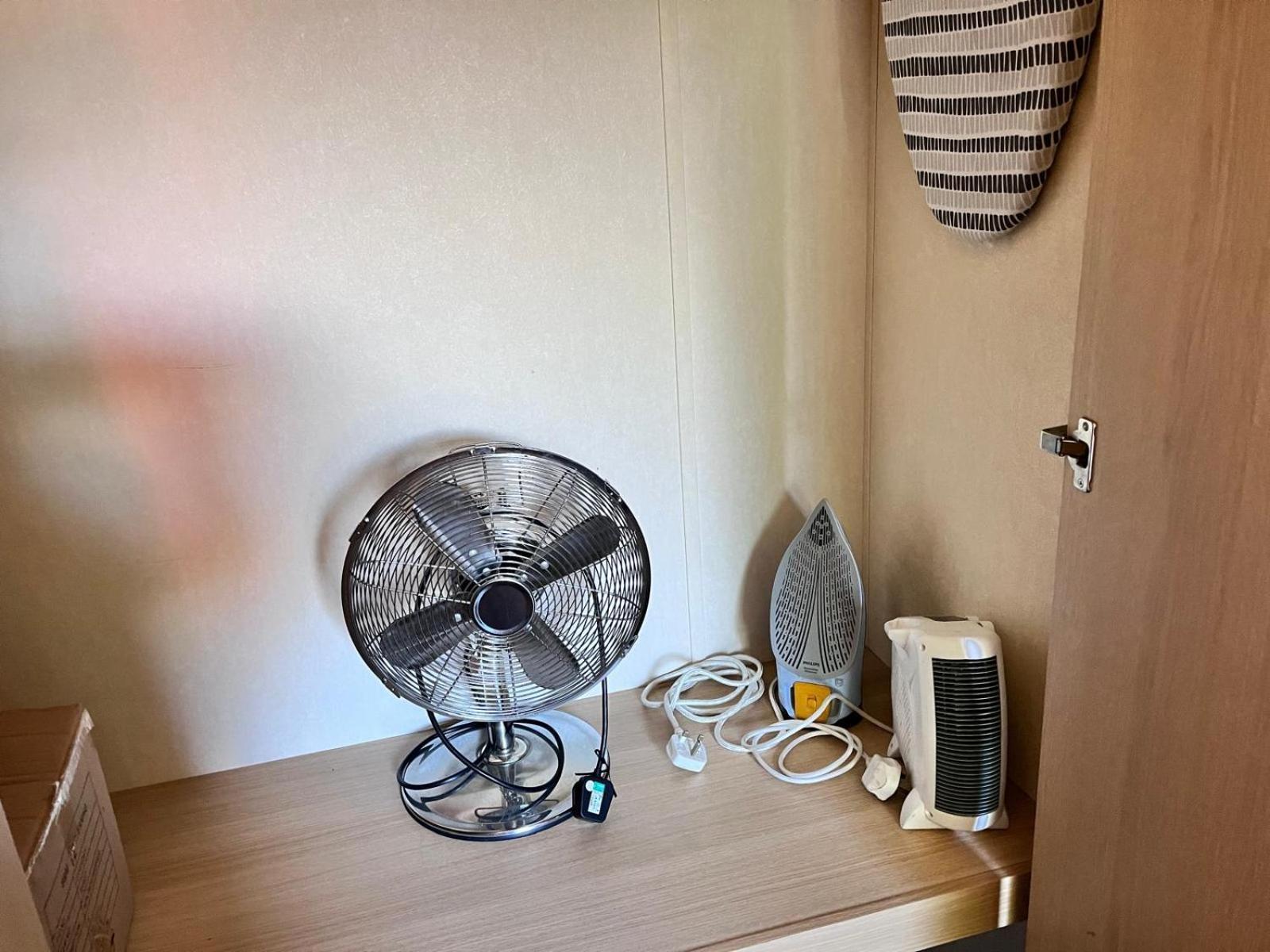 Van Number 123 Beautiful Caravan Sleeps 4 Αμπερίστγουιθ Εξωτερικό φωτογραφία